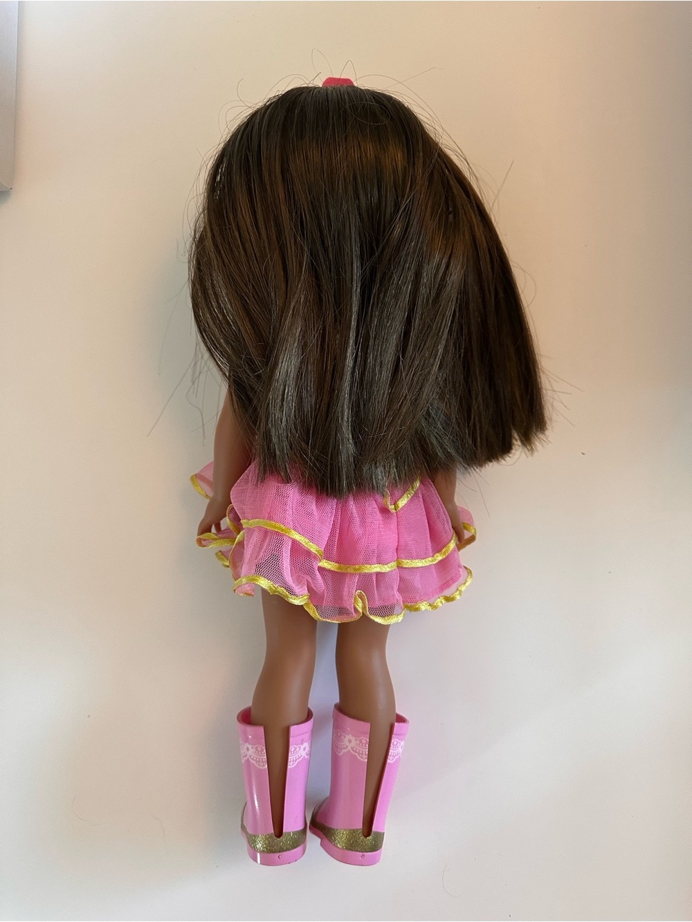 American Girl WellieWishers Ashlyn Doll - Pink Dress, Gold Trim & Pink Tiara - Picture 3 of 6
